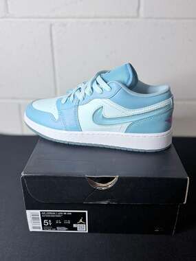 Nike Air Jordan 1 Low SE (GS) Aquarius Blue Size 5.5Y